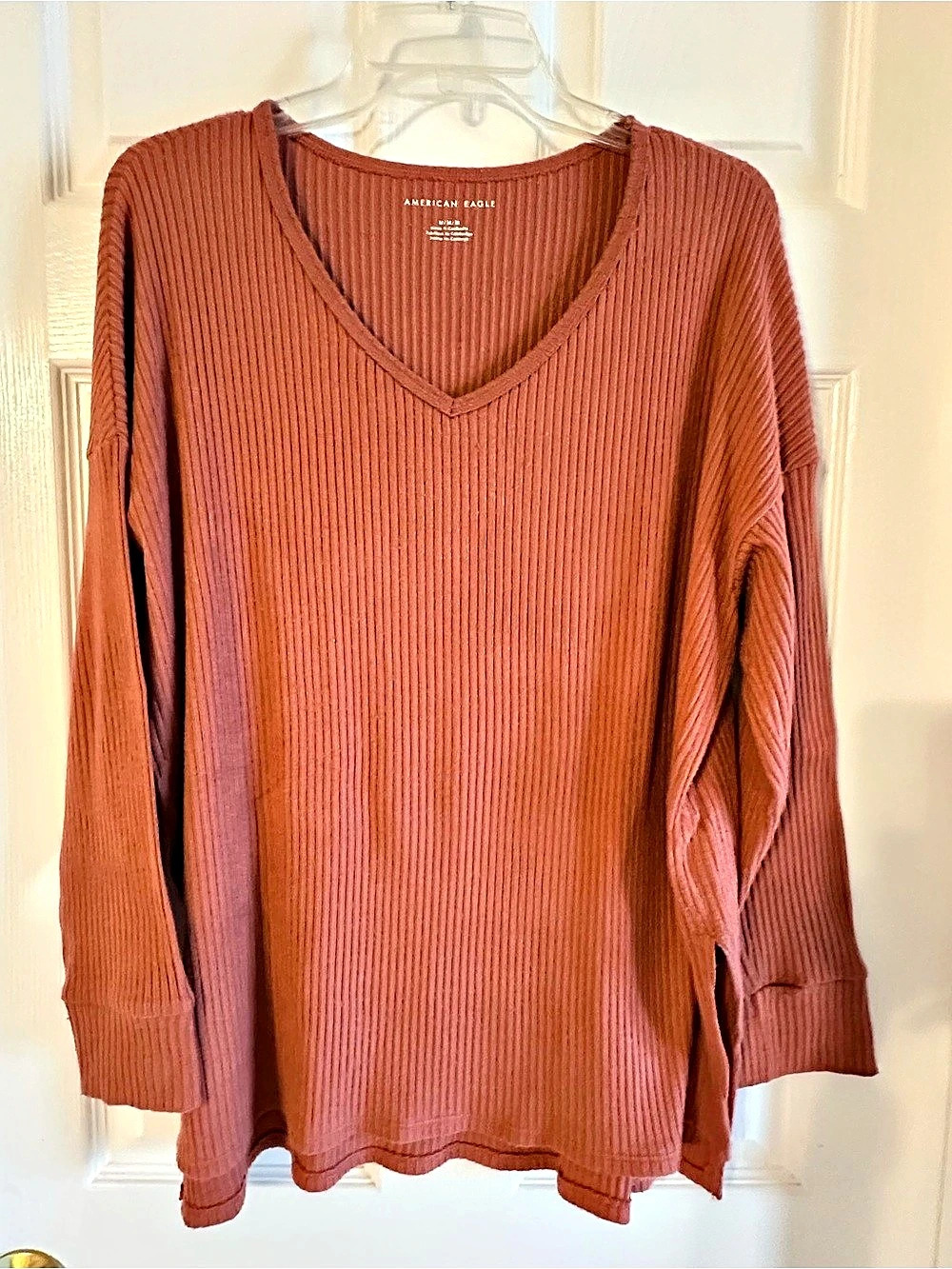 American Eagle Ribbed V-Neck Sweater Tunic Top in Pumpkin/Rust, Size Medium